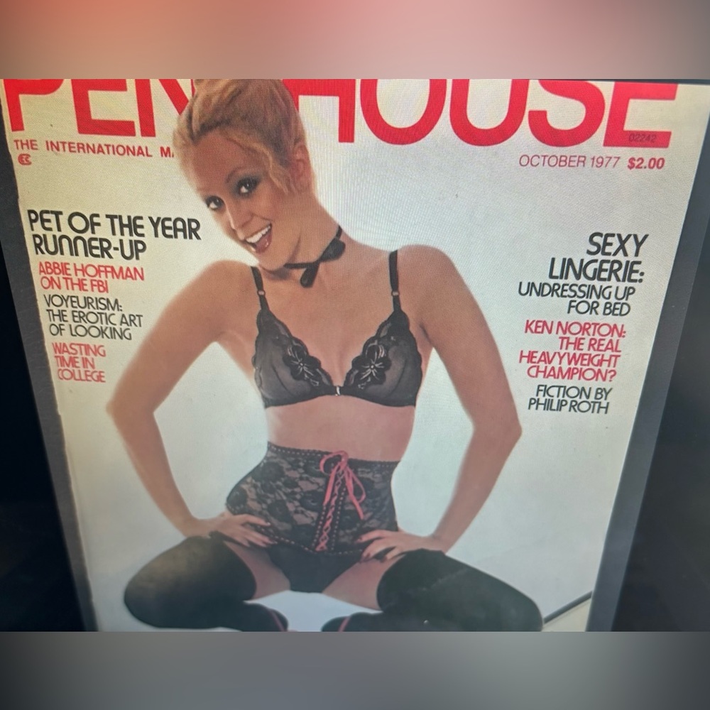 Vintage Penthouse Magazine - October 1977